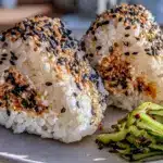 crémeux onigiri maison au thon mayo et sésame grillé - featured image