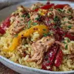 salade de riz au thon et poivrons rôtis - featured image